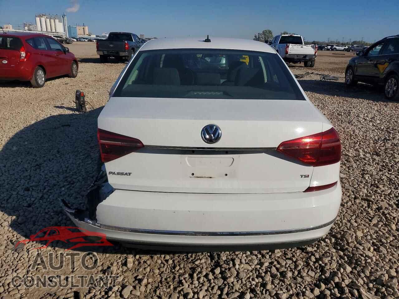 VOLKSWAGEN PASSAT 2017 - 1VWAT7A38HC036362
