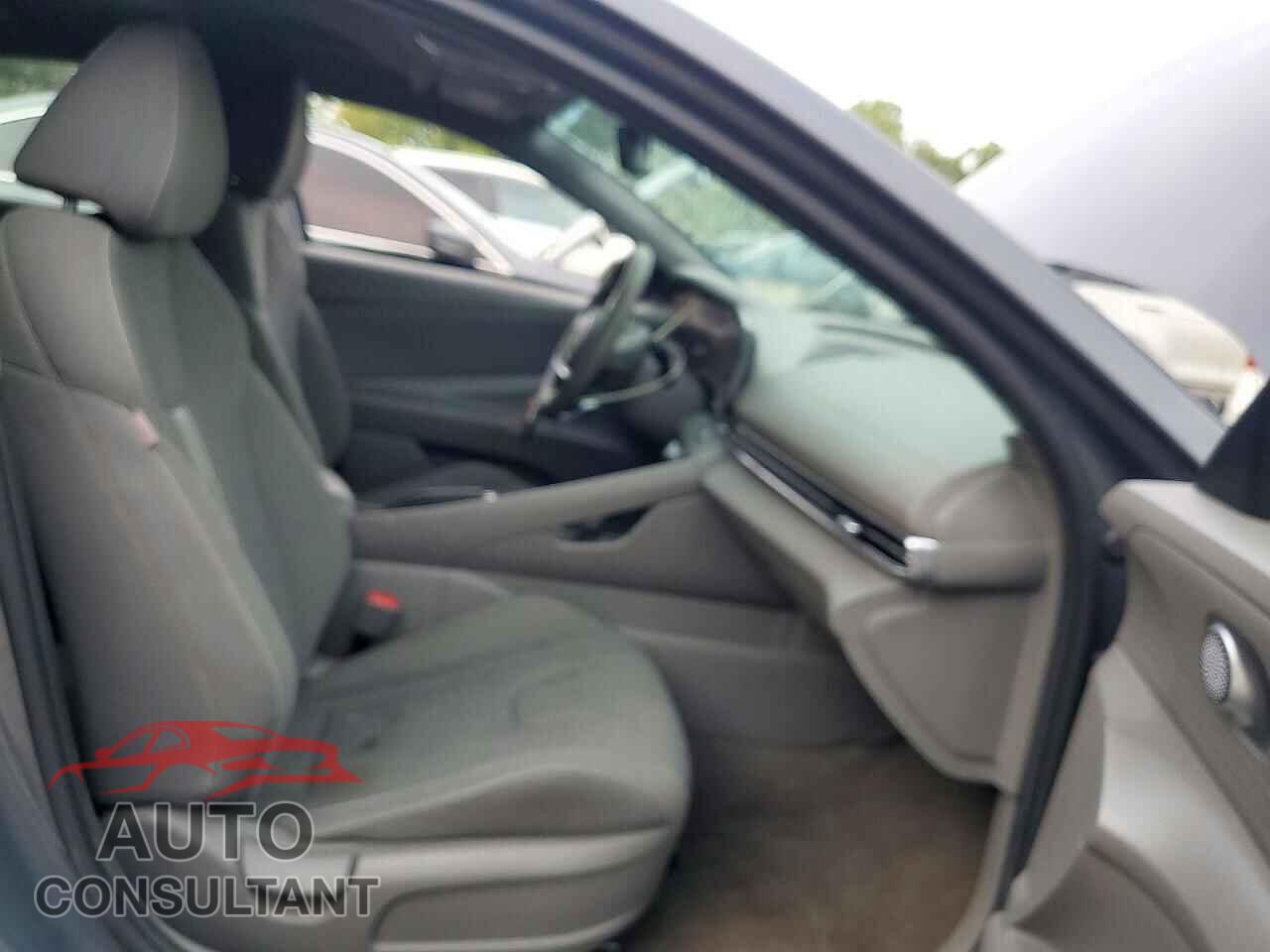 HYUNDAI ELANTRA 2024 - KMHLM4DG3RU639748