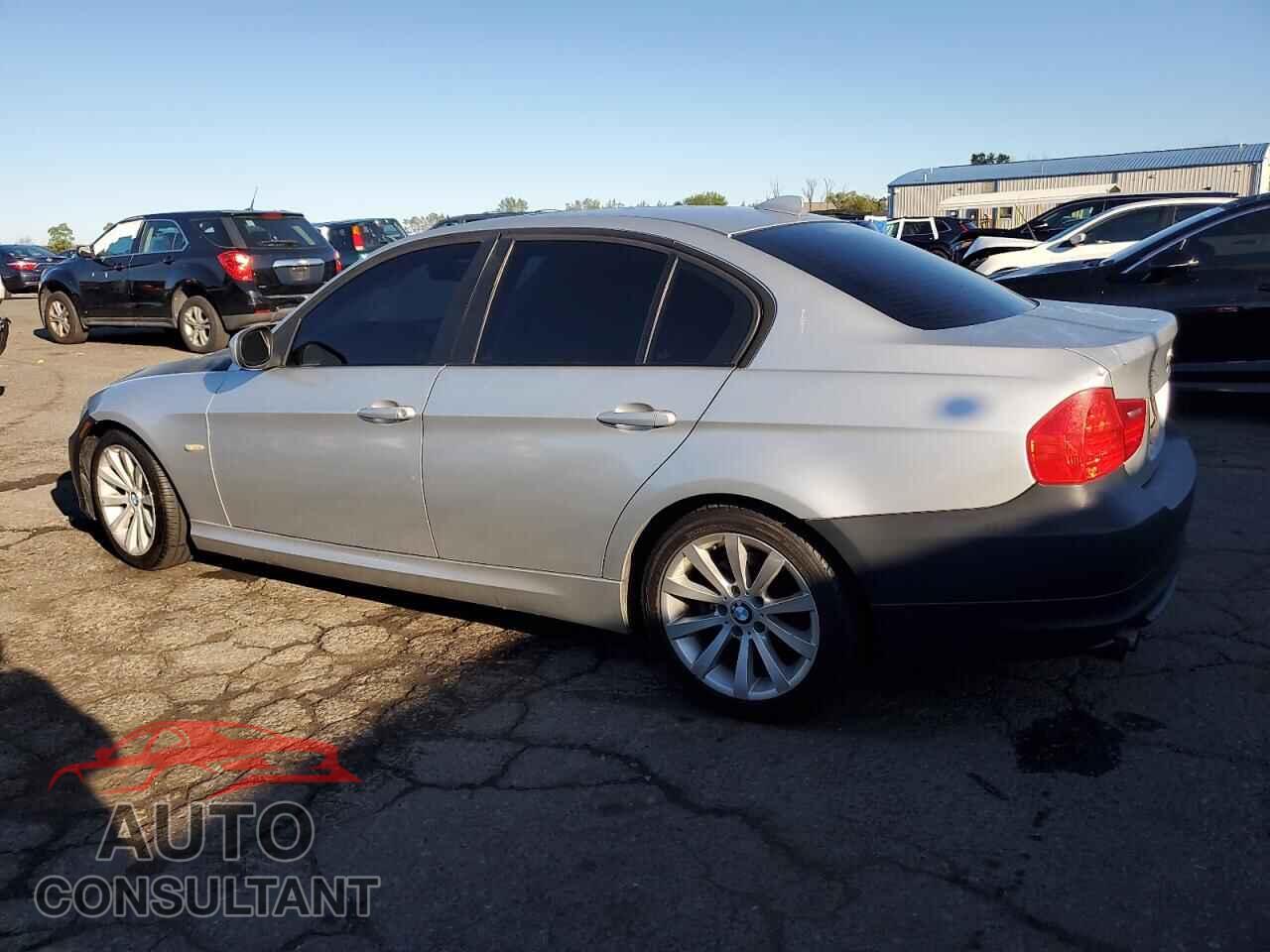 BMW 3 SERIES 2011 - WBAPH7C54BE676011