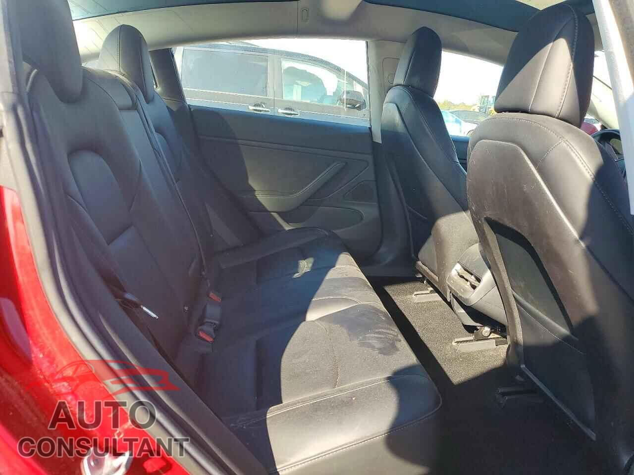 TESLA MODEL 3 2018 - 5YJ3E1EAXJF050137