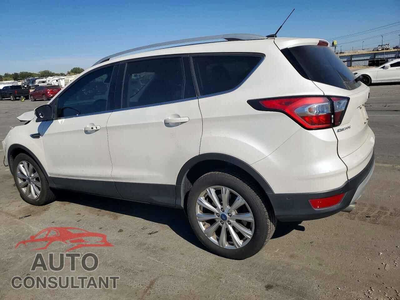 FORD ESCAPE 2017 - 1FMCU9J98HUD21836