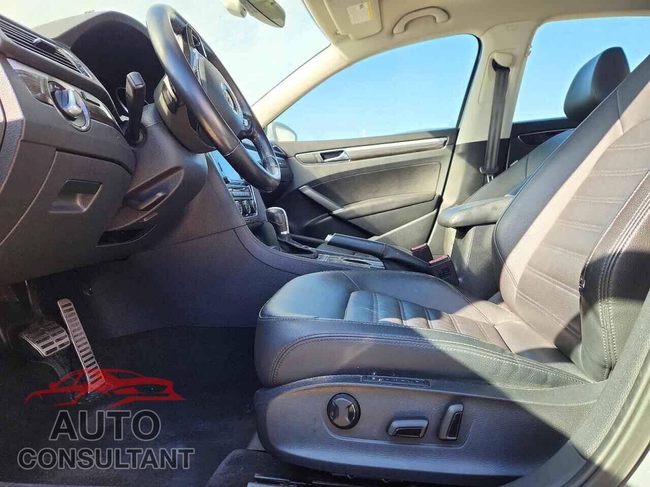 VOLKSWAGEN PASSAT 2017 - 1VWCM7A35HC036115
