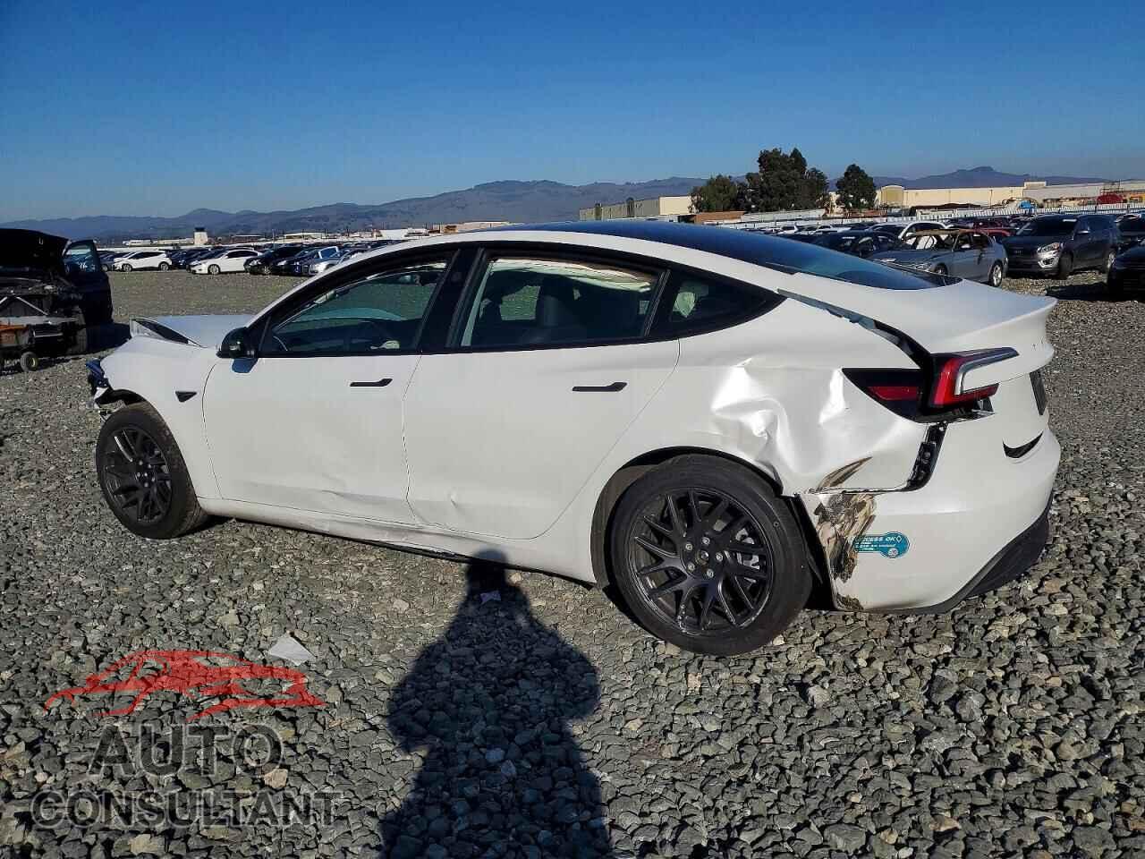 TESLA MODEL 3 2025 - 5YJ3E1EA6SF045678