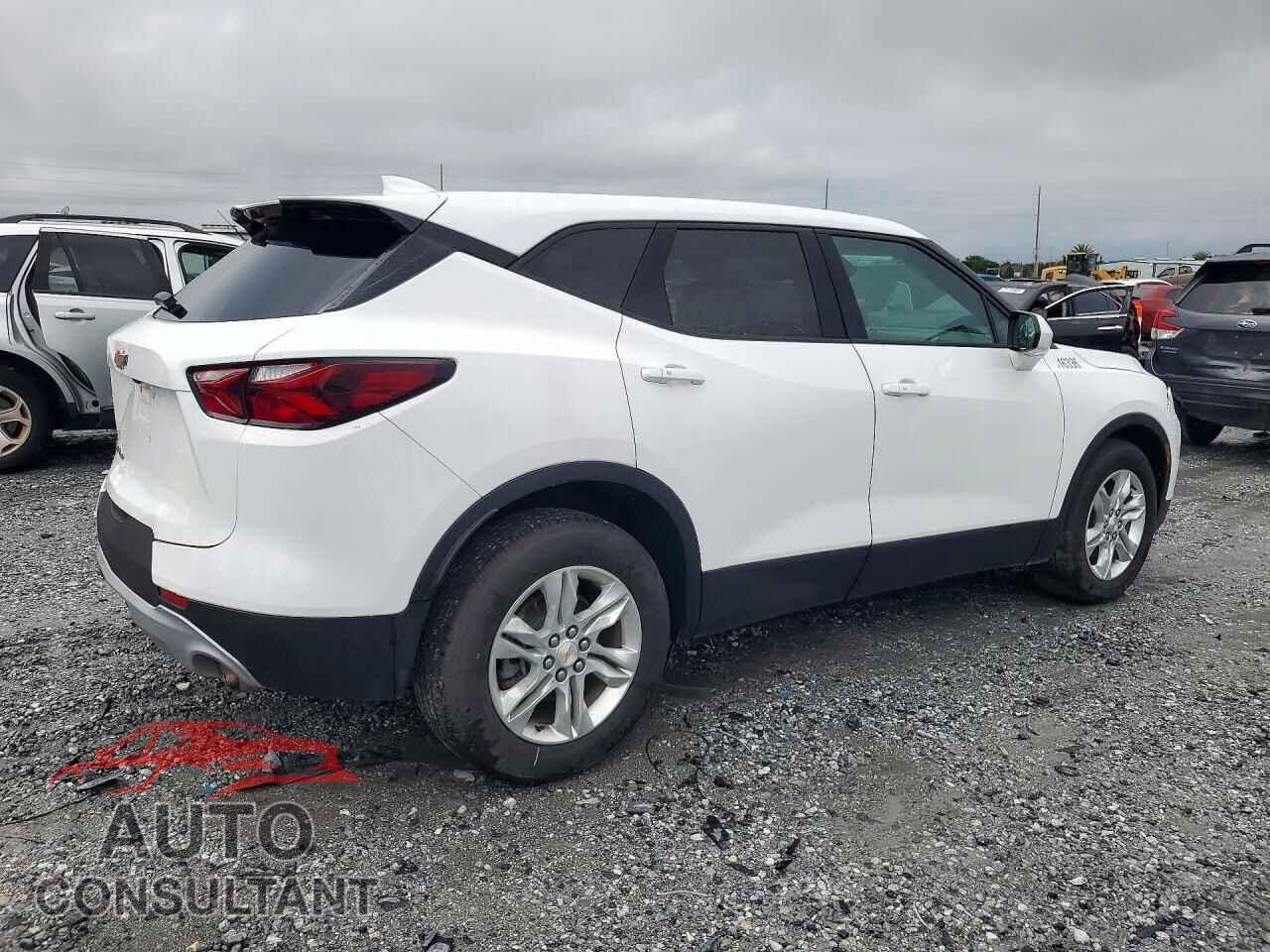 CHEVROLET BLAZER 2021 - 3GNKBHRS0MS556613