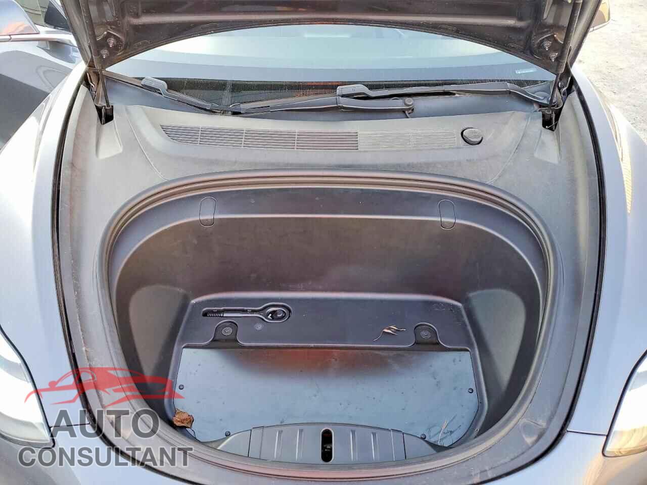 TESLA MODEL 3 2018 - 5YJ3E1EA5JF158567