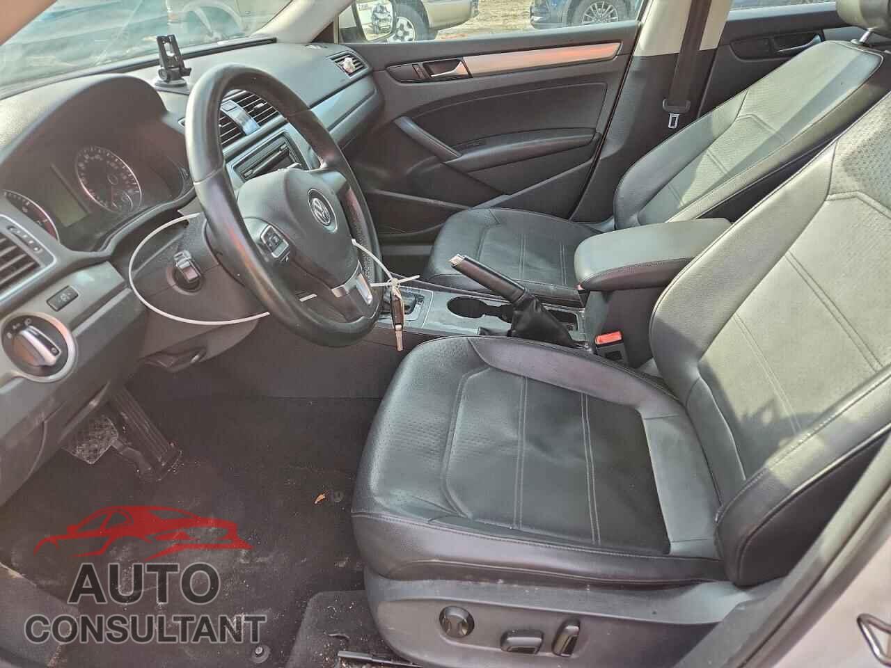 VOLKSWAGEN PASSAT 2014 - 1VWAP7A35EC002749