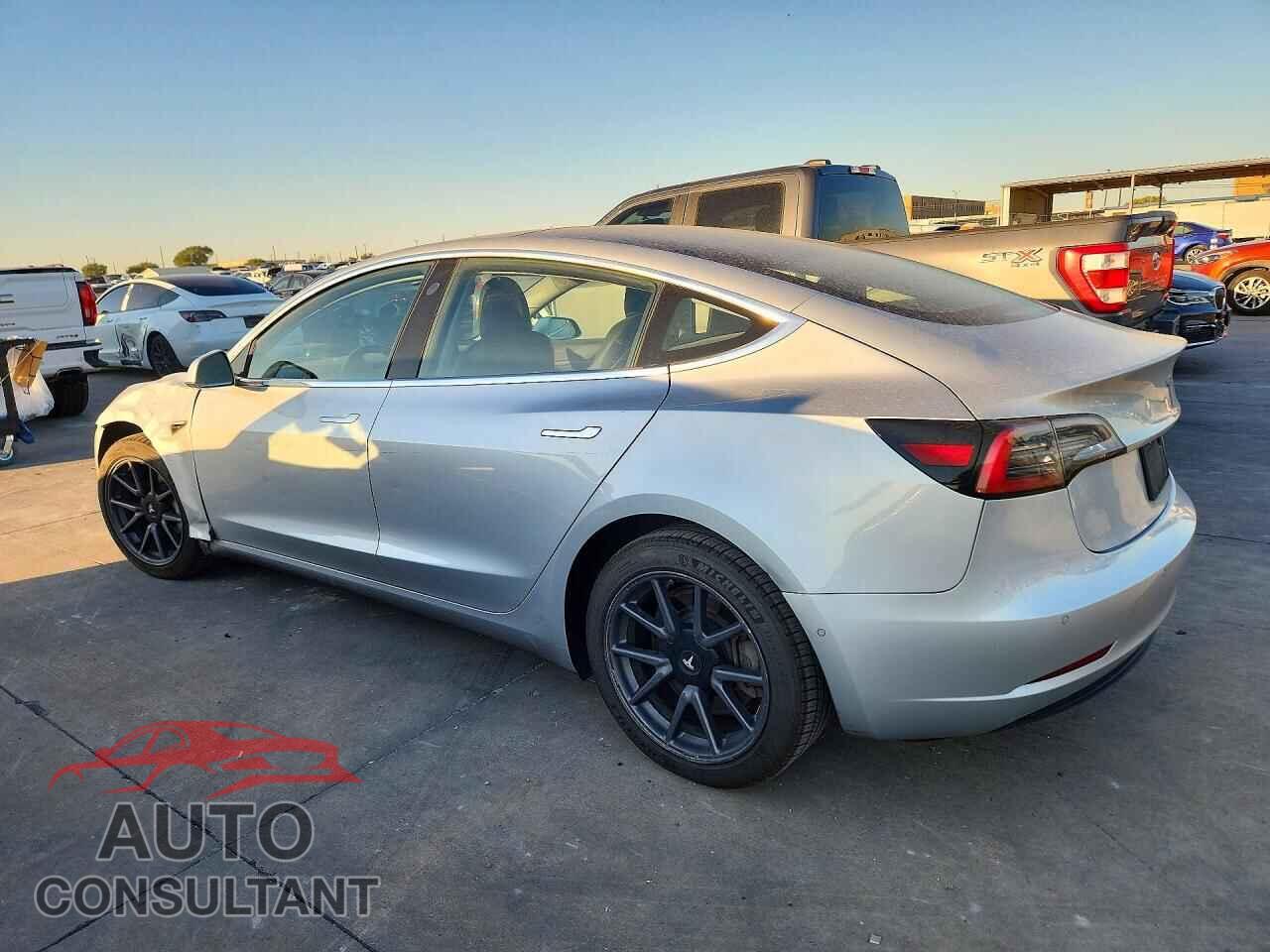 TESLA MODEL 3 2018 - 5YJ3E1EA5JF058761