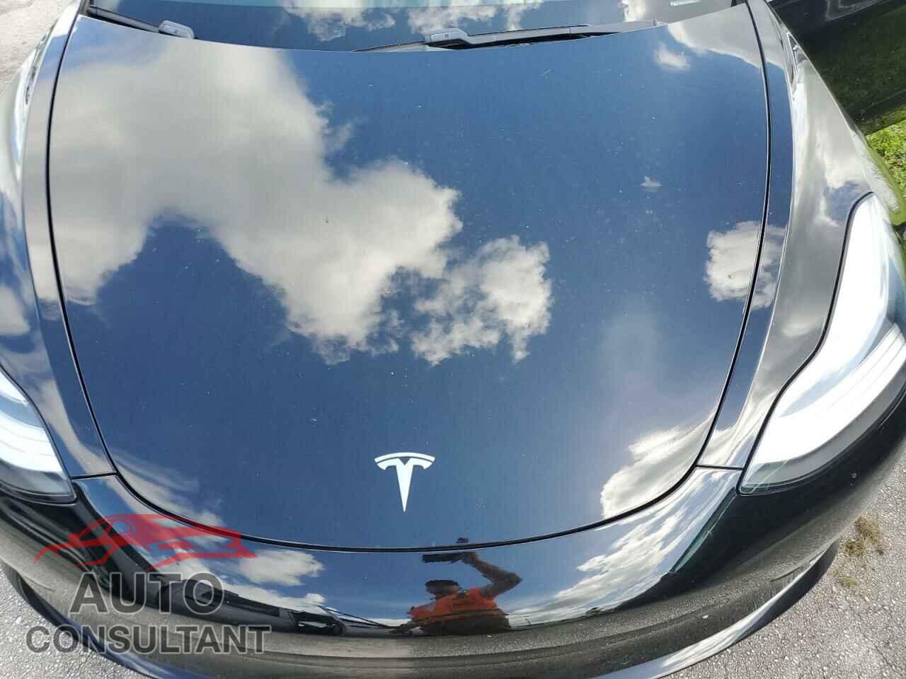 TESLA MODEL 3 2018 - 5YJ3E1EA1JF109141