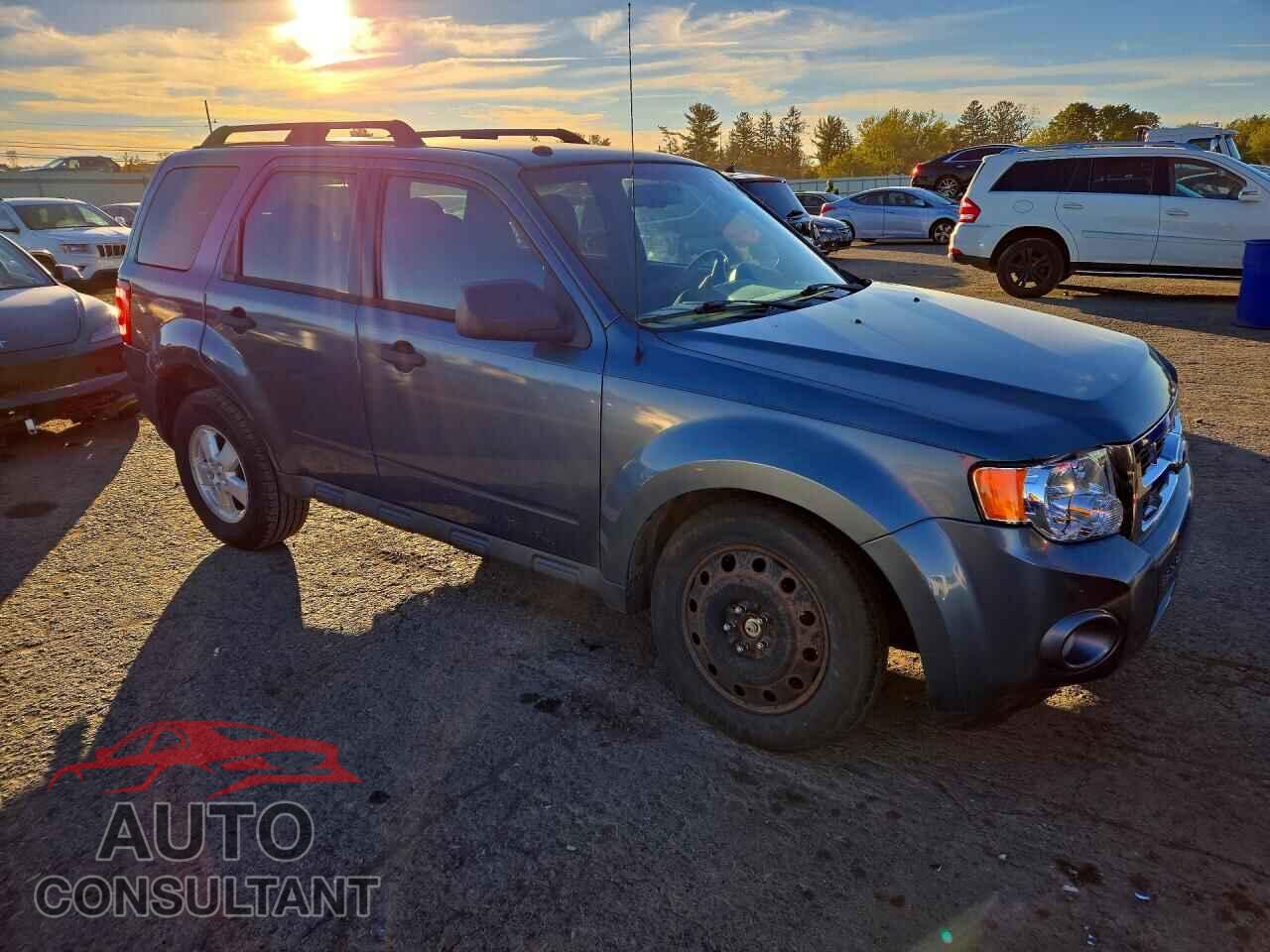 FORD ESCAPE 2010 - 1FMCU9DG8AKC94035