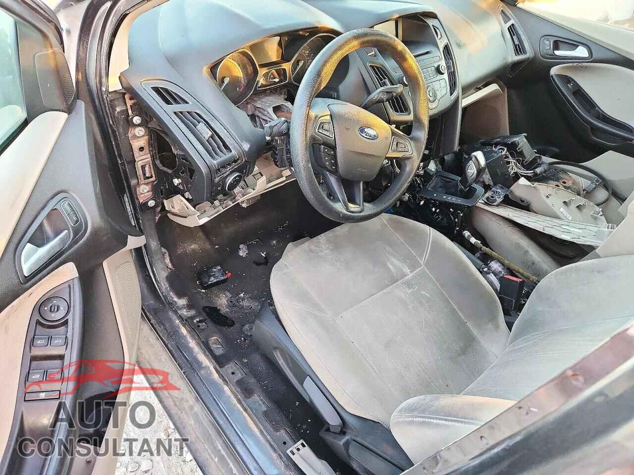 FORD FOCUS 2015 - 1FADP3F21FL349737