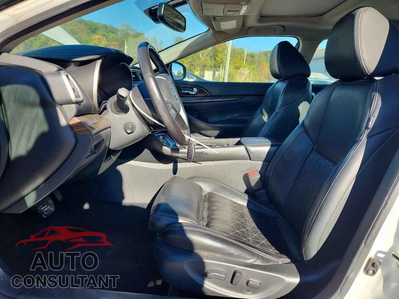 NISSAN MAXIMA 2017 - 1N4AA6AP1HC394530