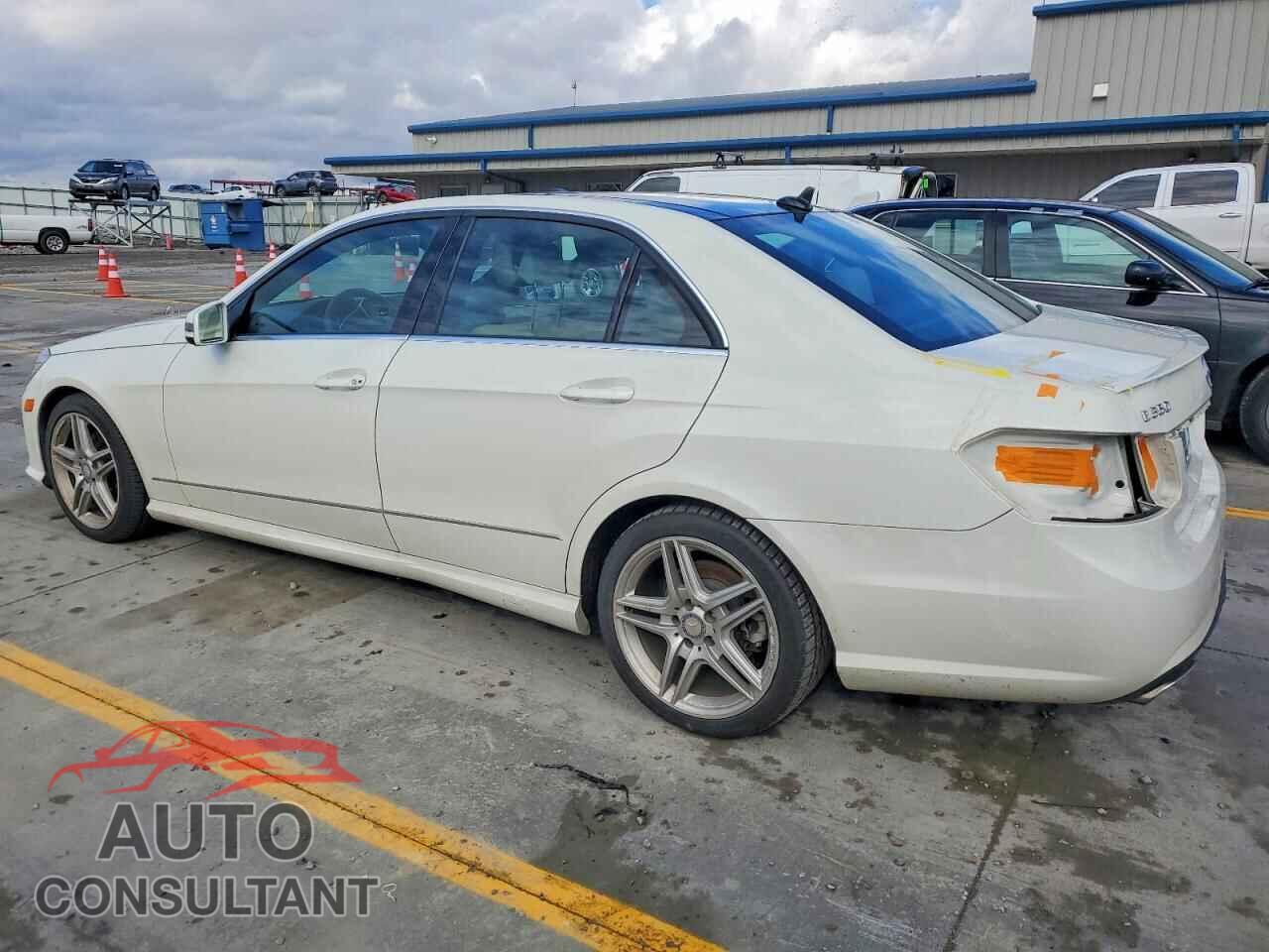 MERCEDES-BENZ E-CLASS 2011 - WDDHF5GB9BA413429