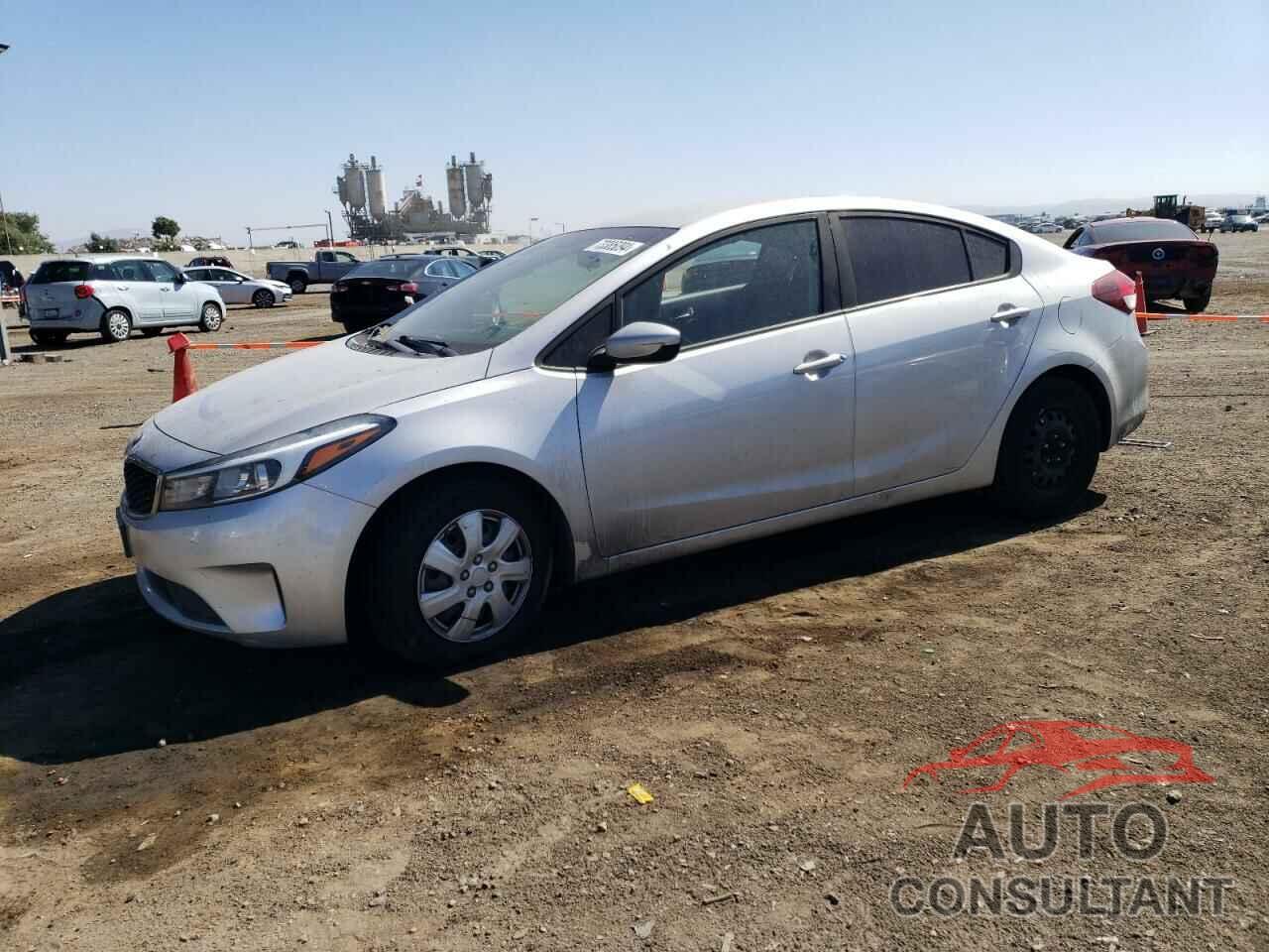 KIA FORTE 2018 - 3KPFK4A74JE260840