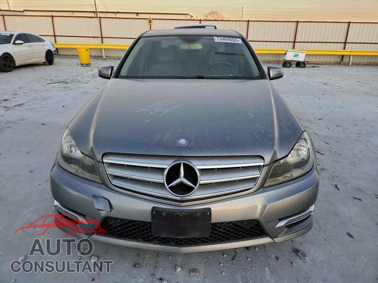 MERCEDES-BENZ C-CLASS 2013 - WDDGF4HB2DR299556