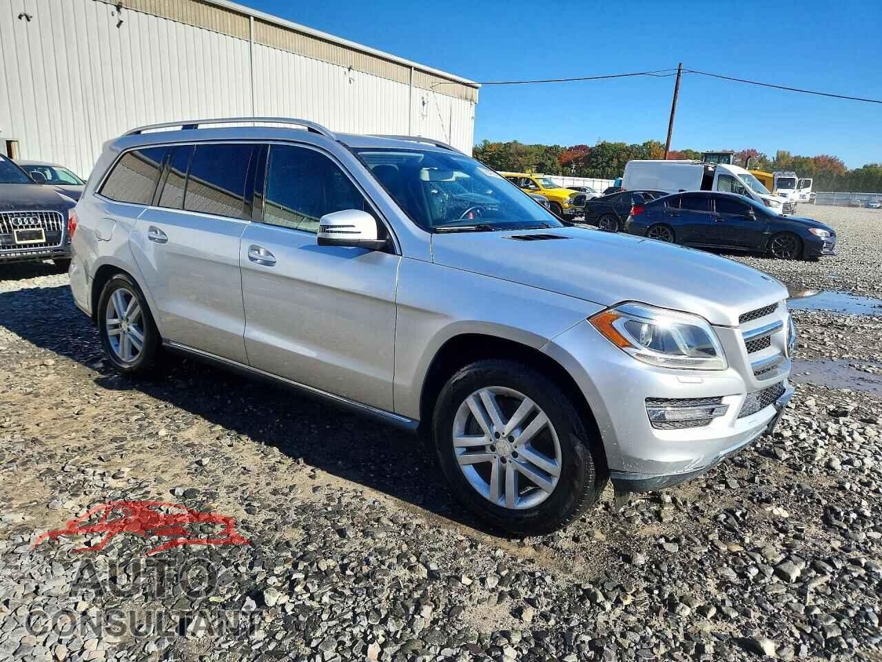 MERCEDES-BENZ GL-CLASS 2013 - 4JGDF7CE3DA104106