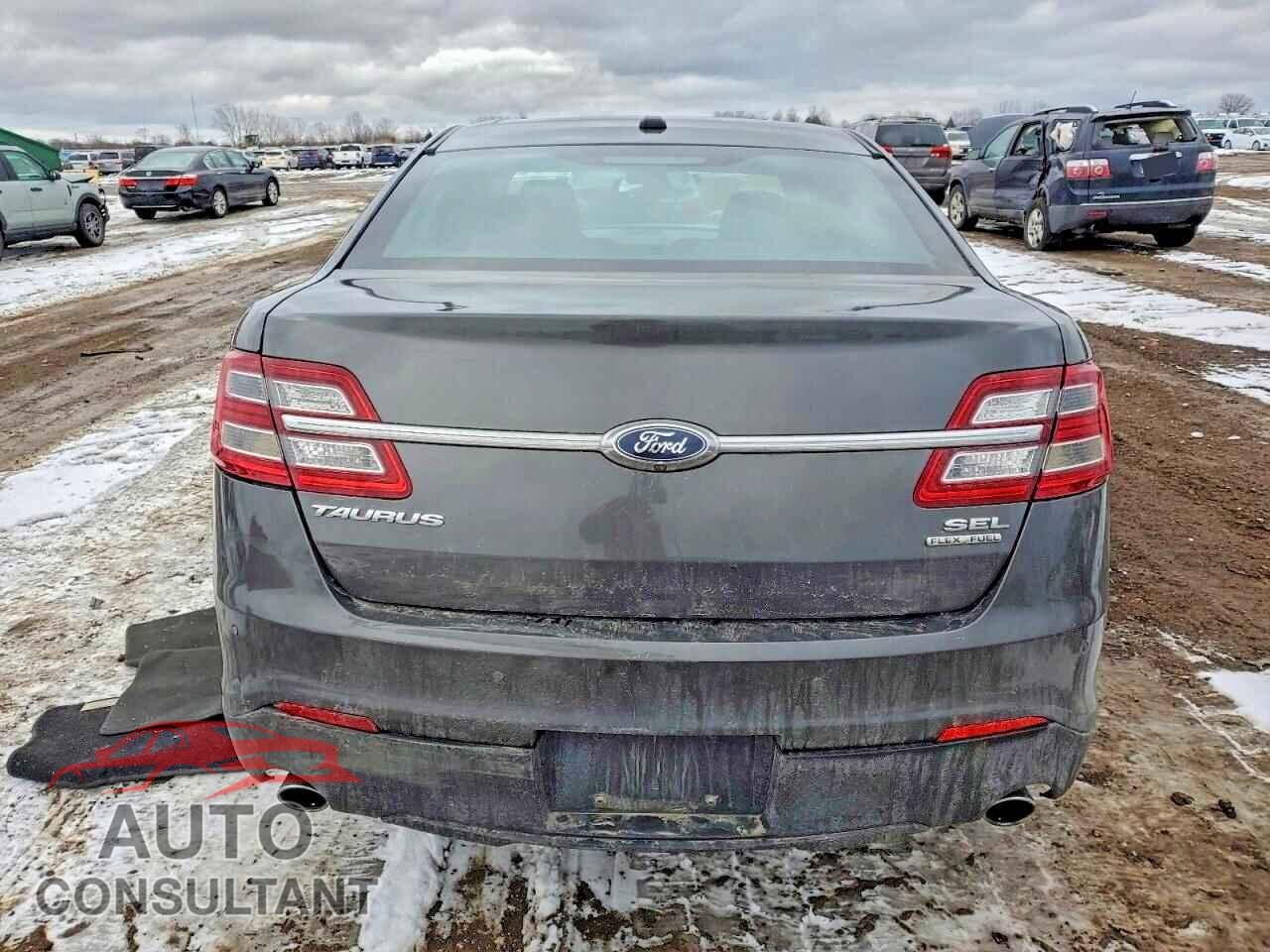FORD TAURUS 2017 - 1FAHP2E84HG123009