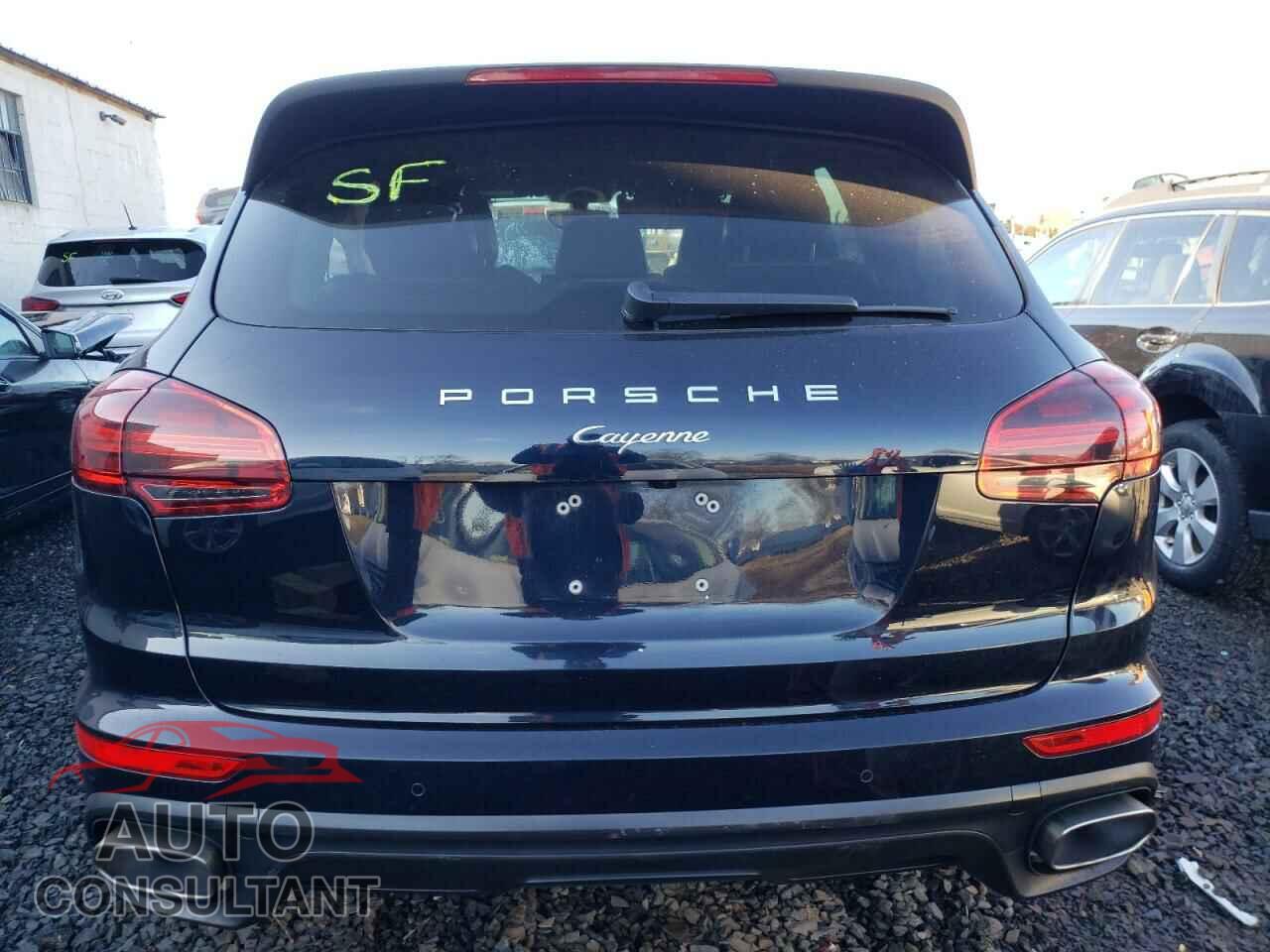 PORSCHE CAYENNE 2016 - WP1AA2A22GKA38243