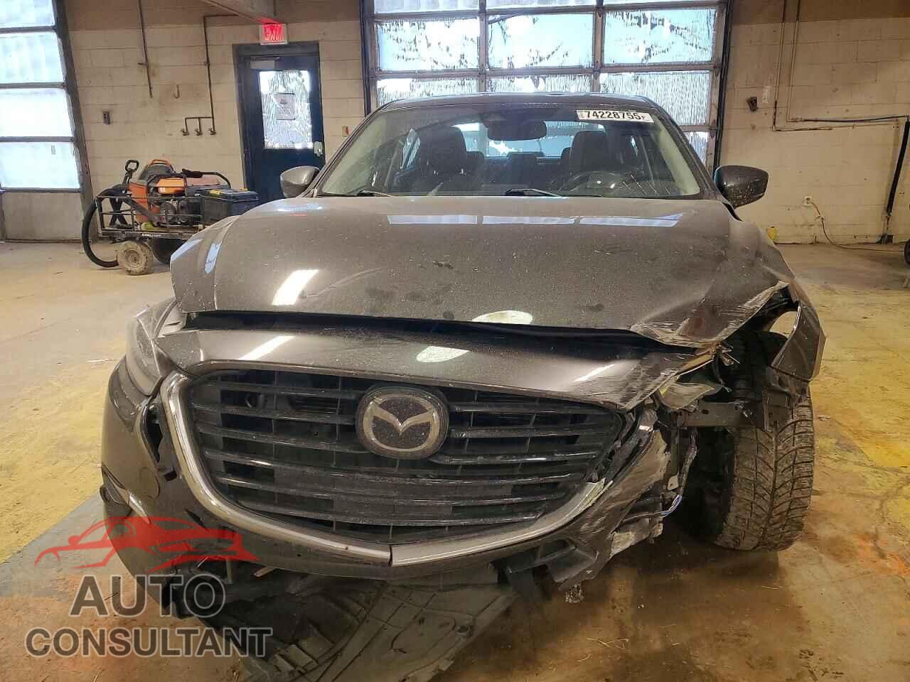 MAZDA 3 2017 - 3MZBN1W38HM137727