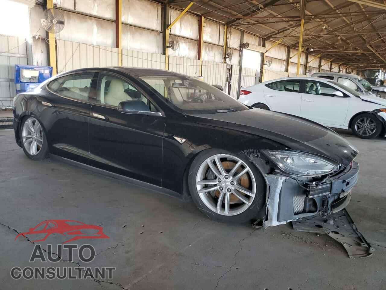 TESLA MODEL S 2013 - 5YJSA1CN8DFP11438