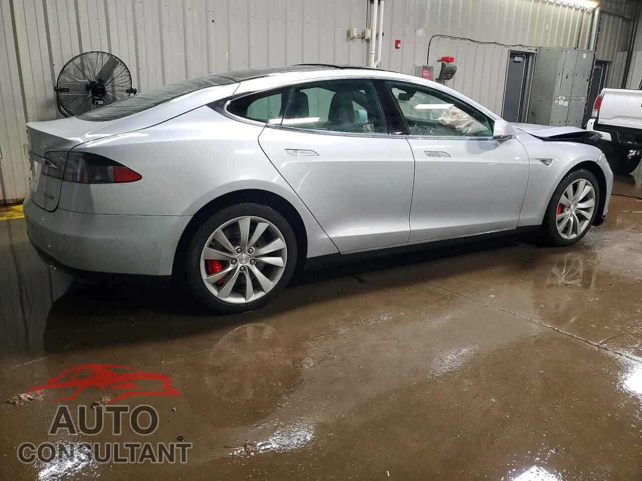 TESLA MODEL S 2015 - 5YJSA1E41FF114798