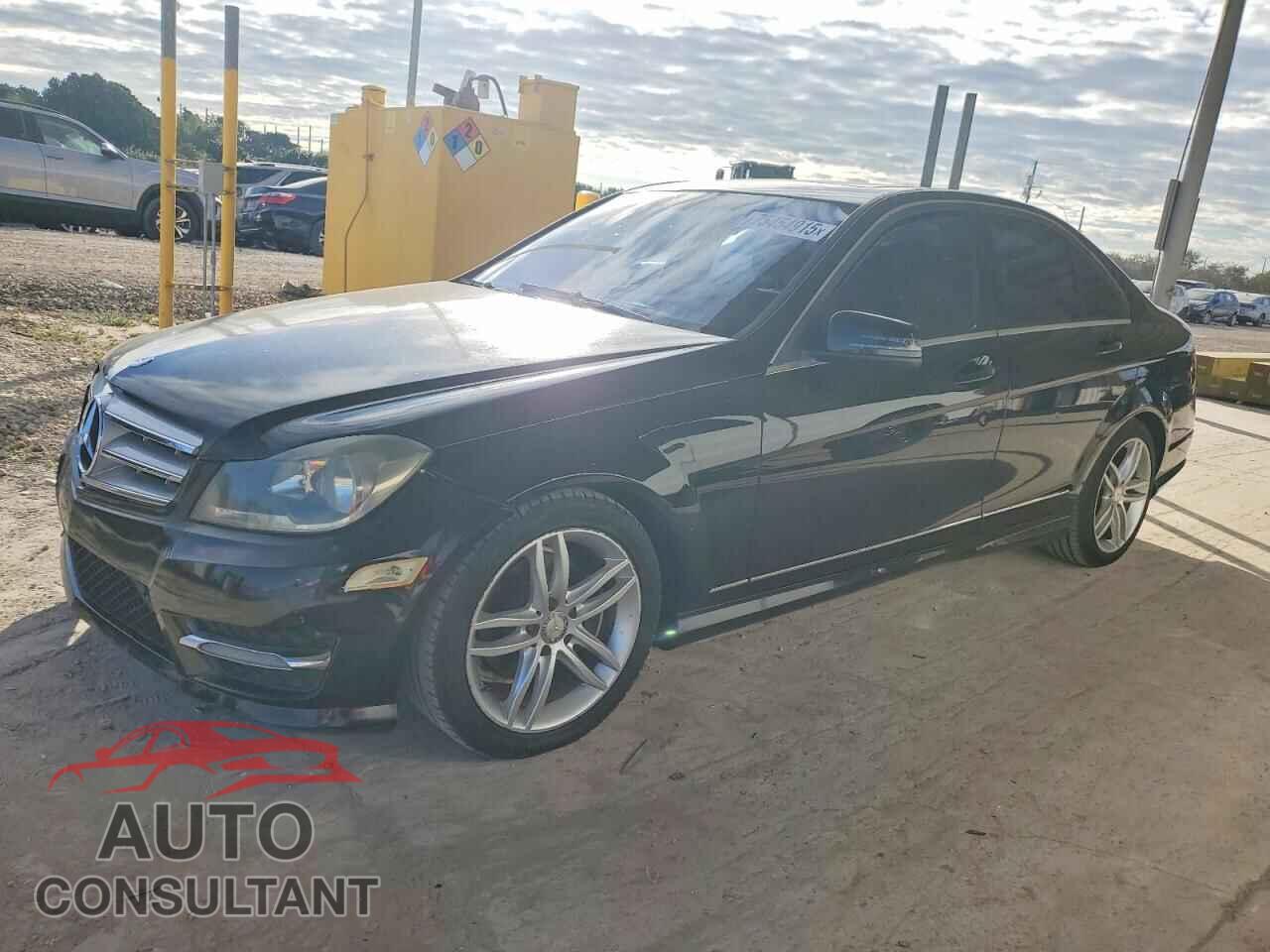 MERCEDES-BENZ C-CLASS 2012 - WDDGF8BB2CR201513