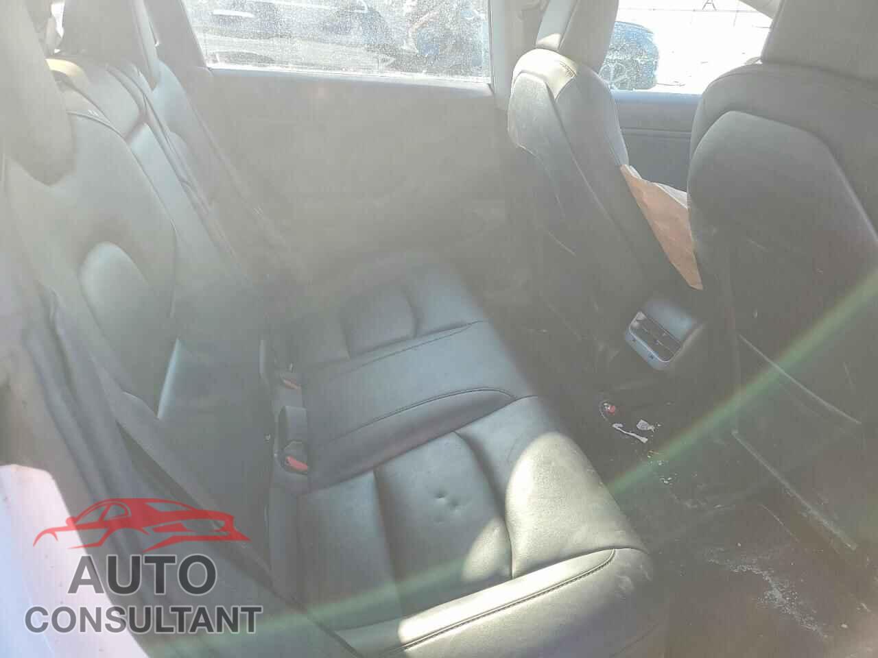 TESLA MODEL 3 2018 - 5YJ3E1EA3JF052182