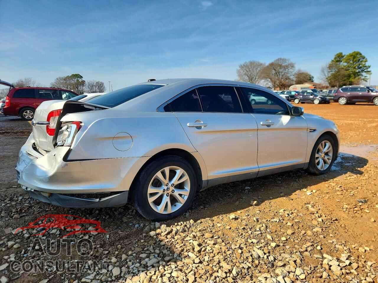 FORD TAURUS 2011 - 1FAHP2EW2BG156175