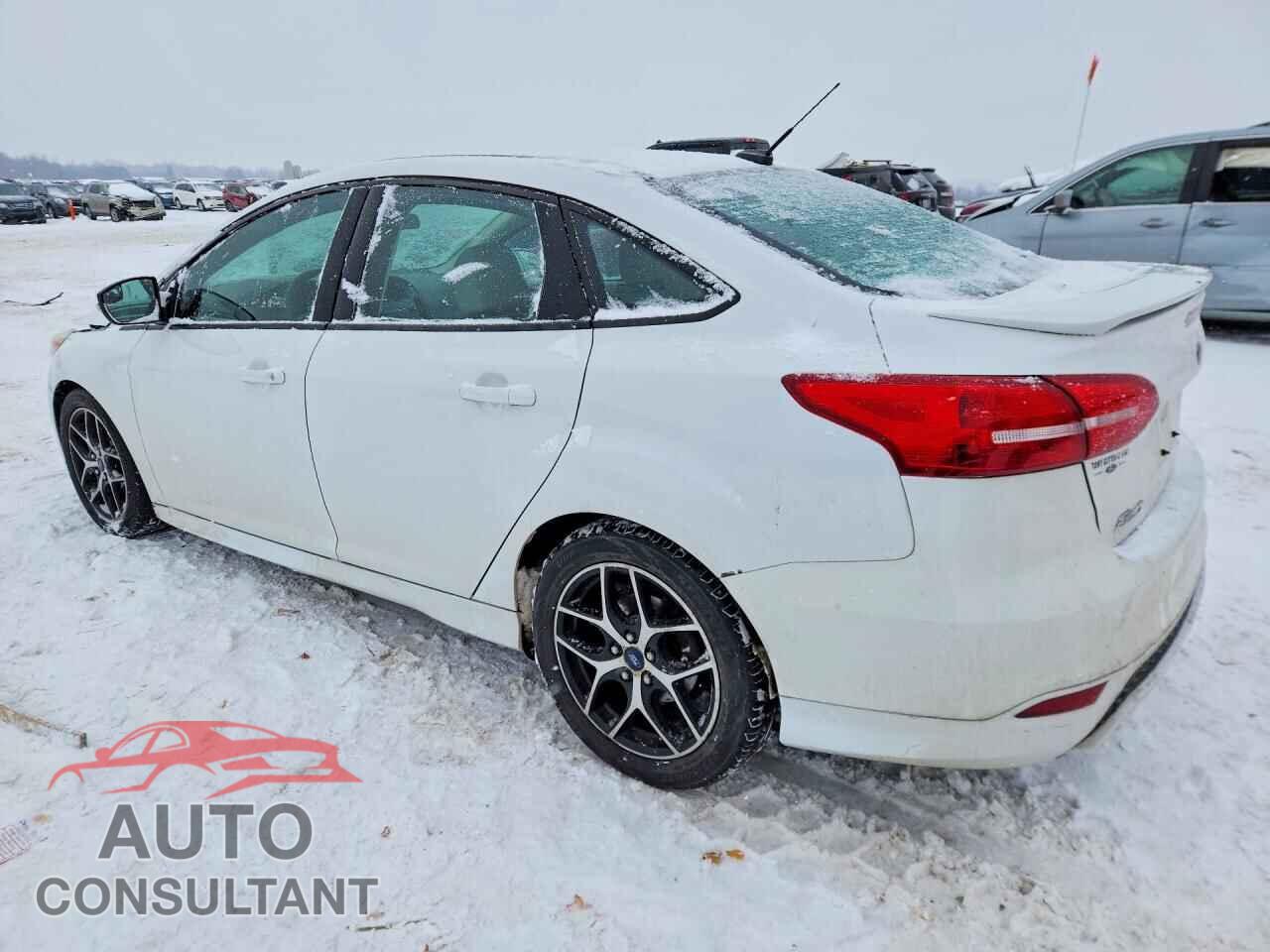 FORD FOCUS 2015 - 1FADP3F20FL240105