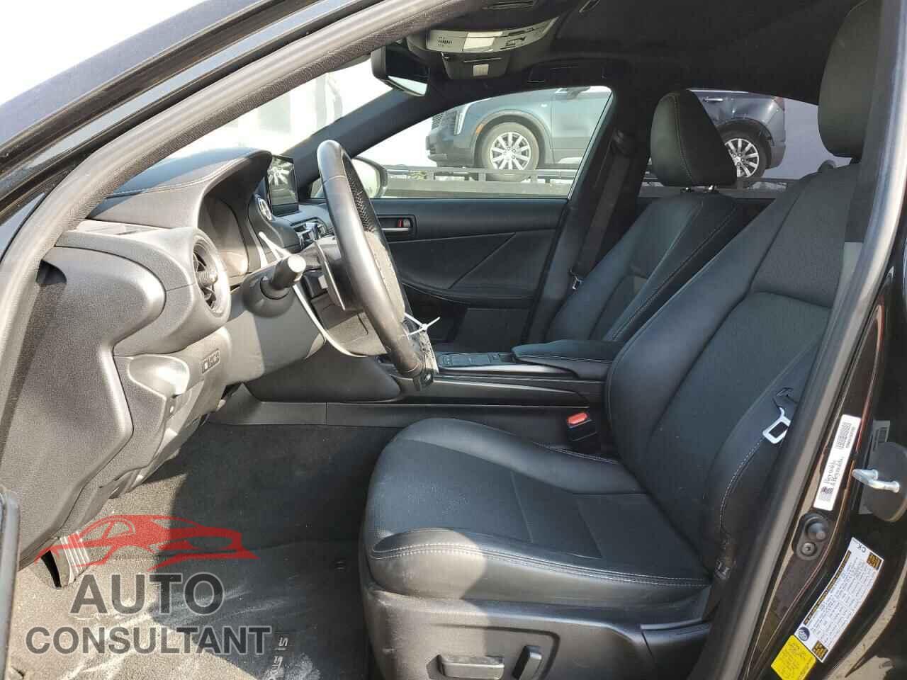 LEXUS IS 2021 - JTHCA1D20M5117600