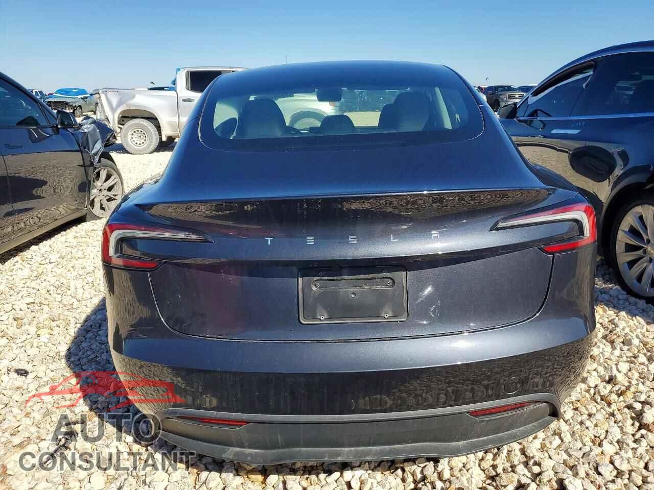 TESLA MODEL 3 2025 - 5YJ3E1EA7SF926647