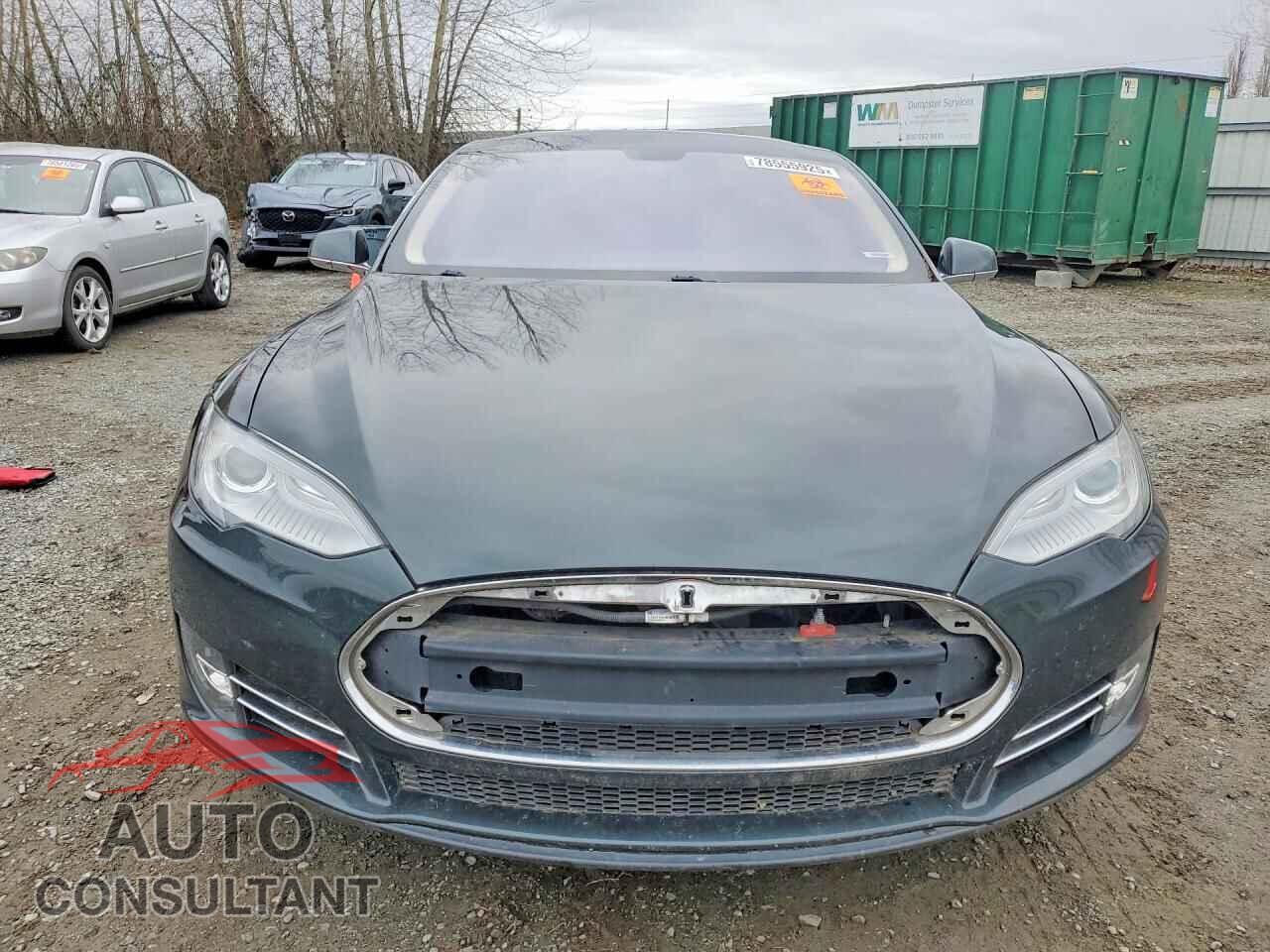 TESLA MODEL S 2013 - 5YJSA1DN5DFP06017