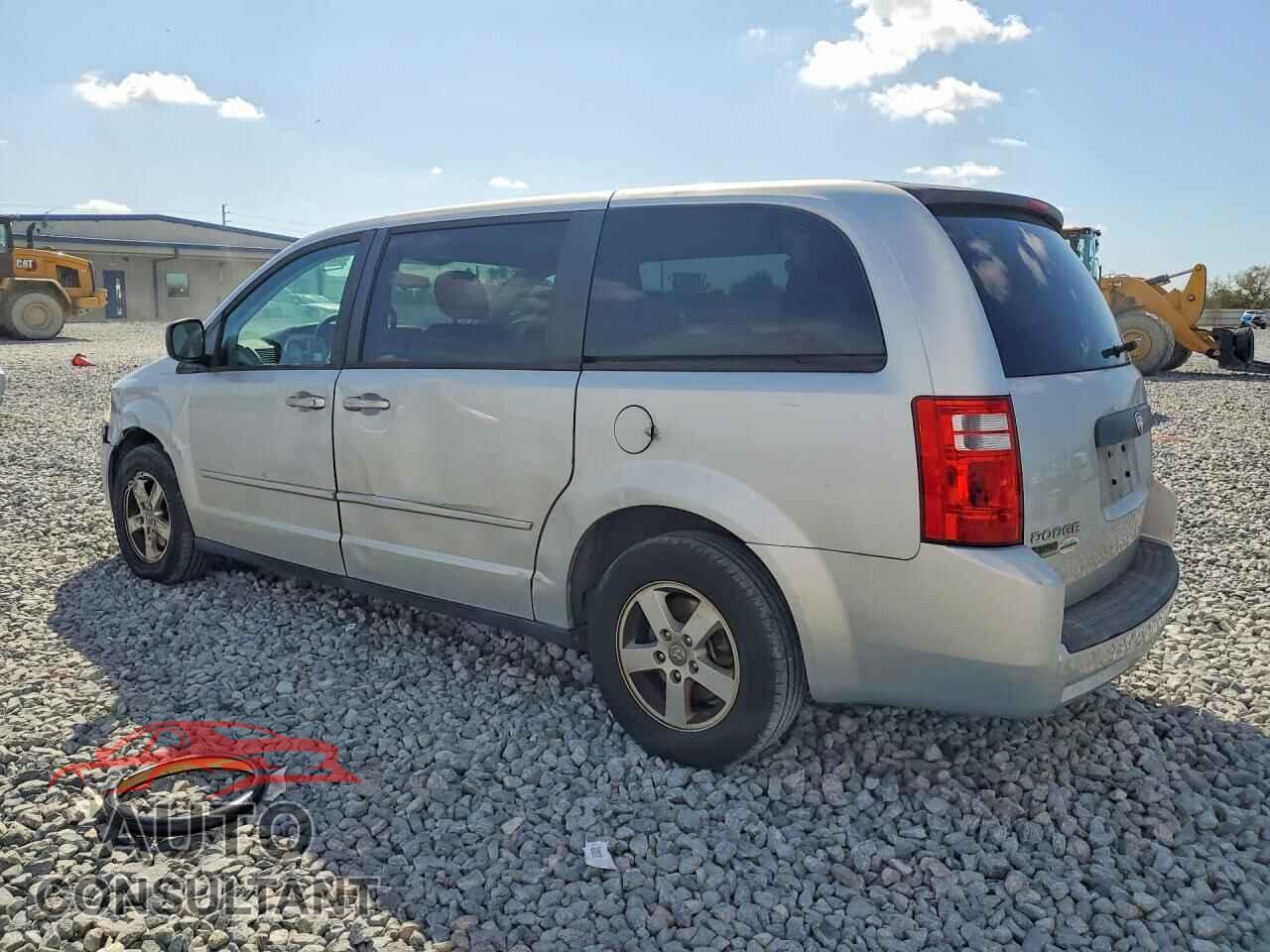 DODGE GRAND CARAVAN 2010 - 2D4RN4DE2AR197155