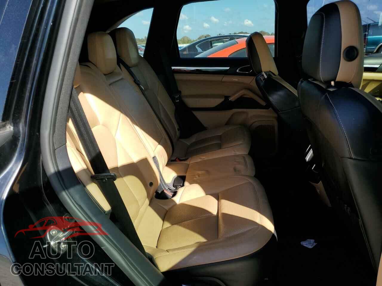 PORSCHE CAYENNE 2016 - WP1AA2A20GKA11235