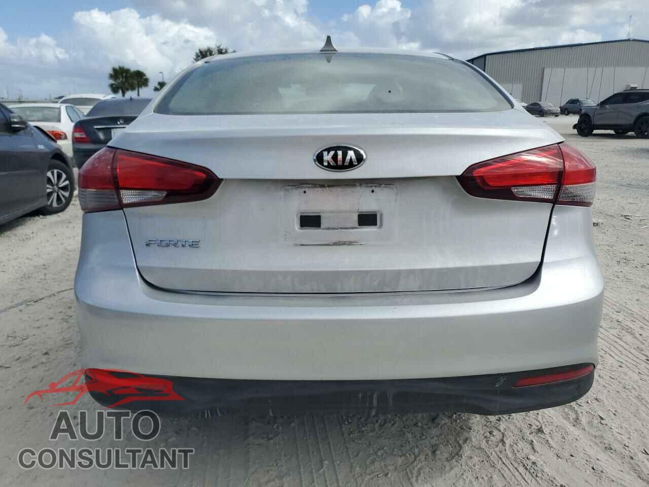 KIA FORTE 2017 - 3KPFK4A76HE093701