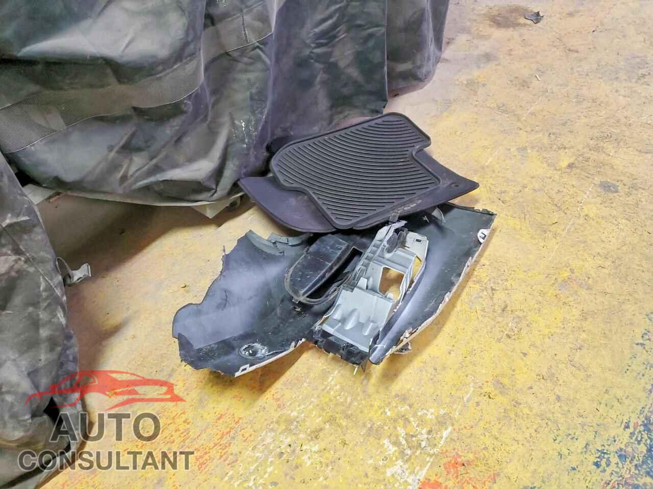 VOLKSWAGEN BEETLE 2012 - 3VWJX7AT2CM645975