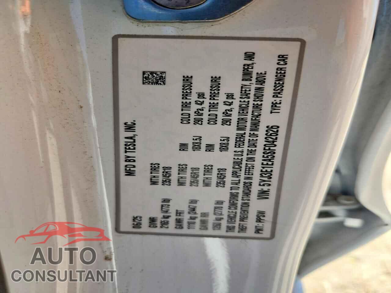 TESLA MODEL 3 2025 - 5YJ3E1EA5SF042626