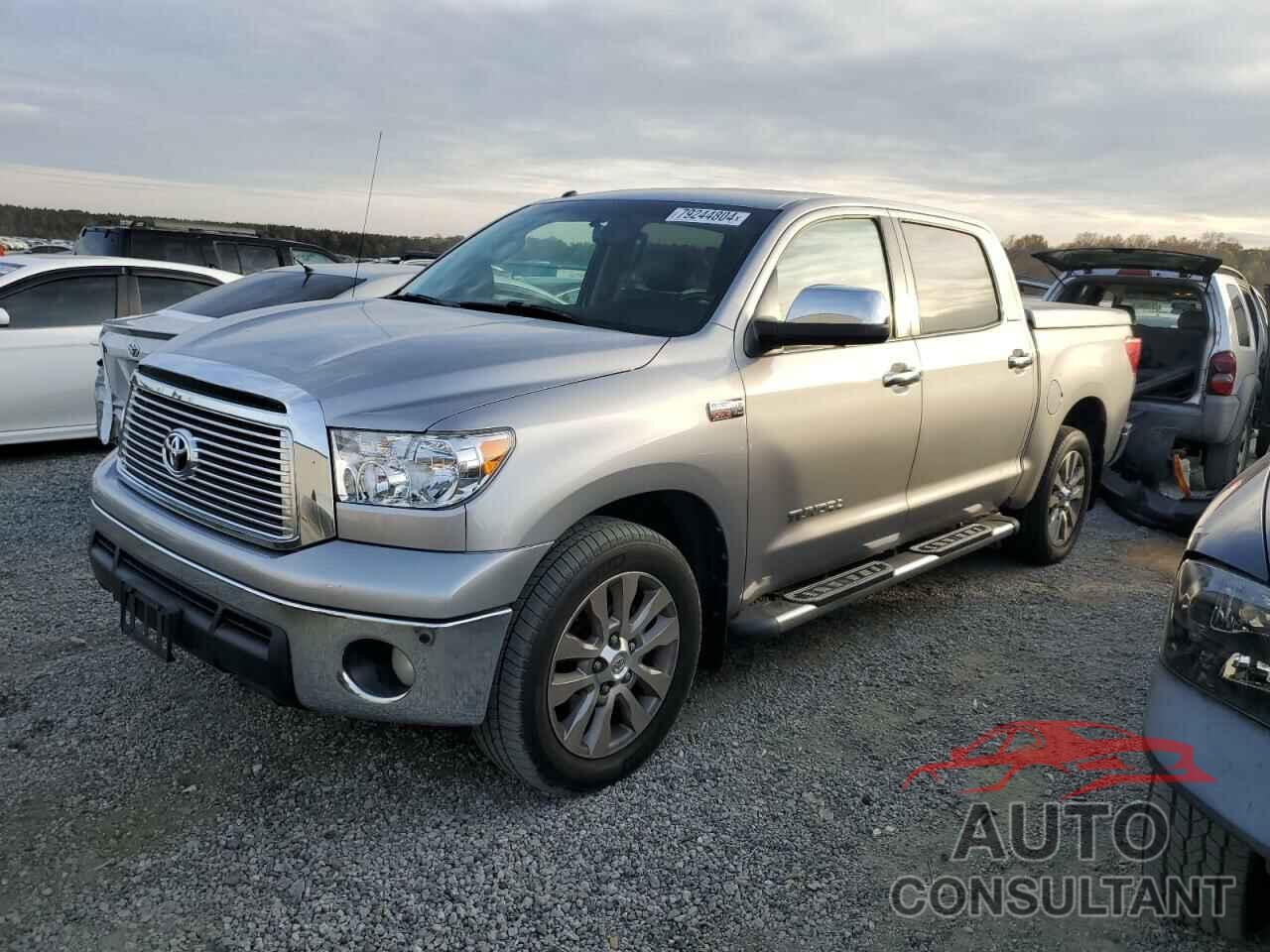 TOYOTA TUNDRA 2010 - 5TFFY5F16AX081059