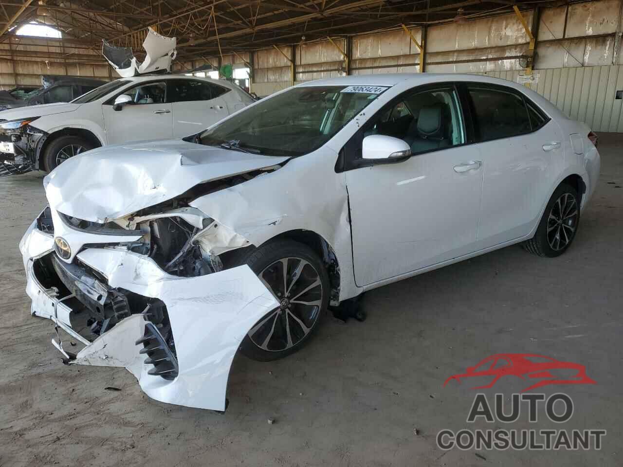 TOYOTA COROLLA 2018 - 5YFBURHE8JP820643