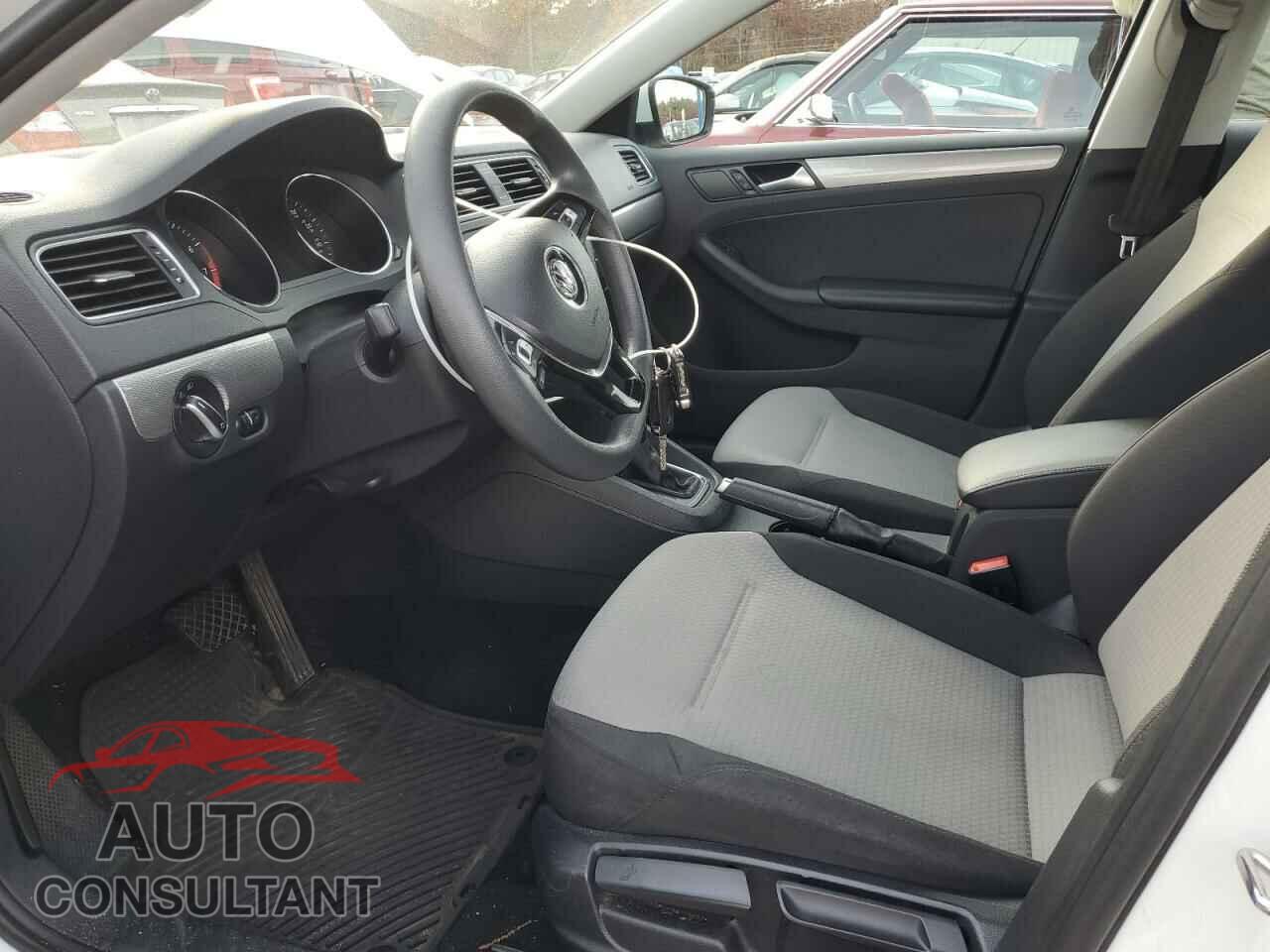 VOLKSWAGEN JETTA 2017 - 3VW2B7AJ7HM319792