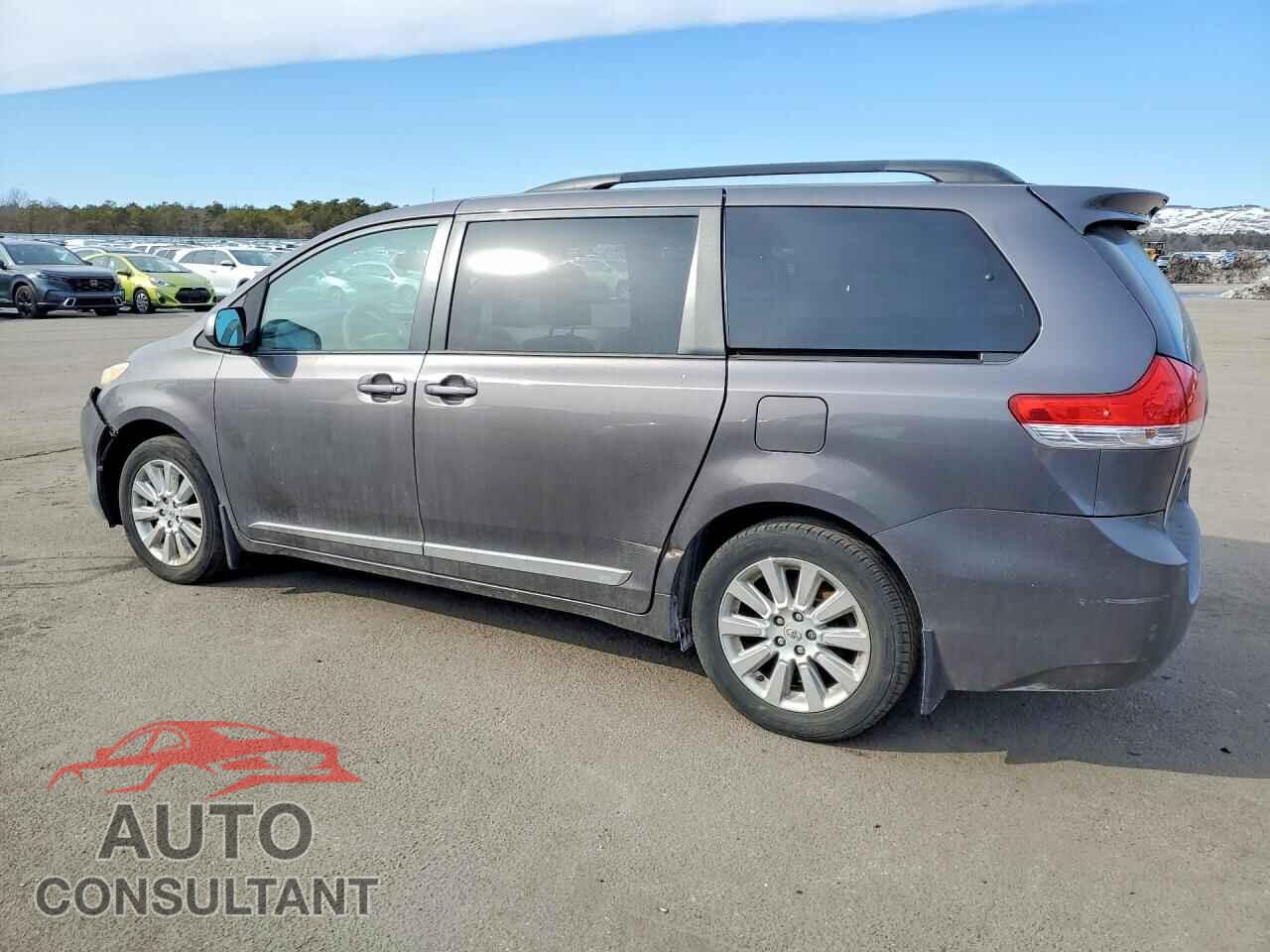 TOYOTA SIENNA 2012 - 5TDJK3DC9CS044763
