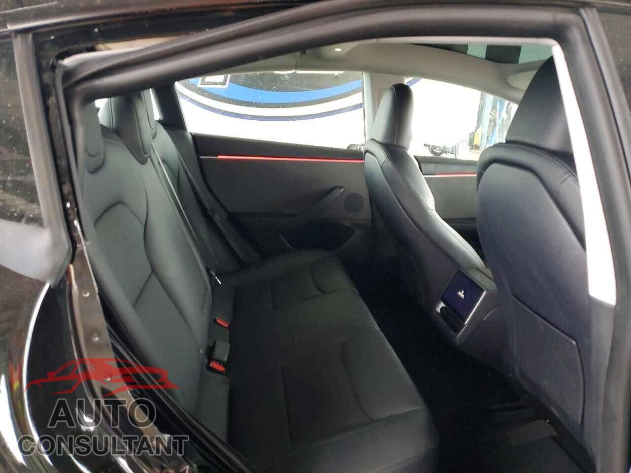 TESLA MODEL 3 2024 - 5YJ3E1EA8RF786084