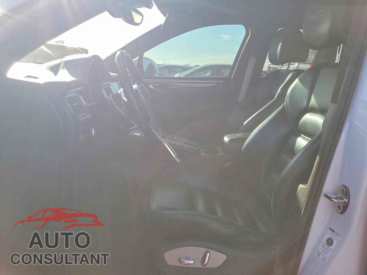 PORSCHE MACAN 2018 - WP1AG2A57JLB62471