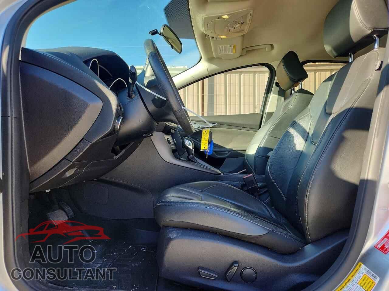 FORD FOCUS 2016 - 1FADP3K29GL325953
