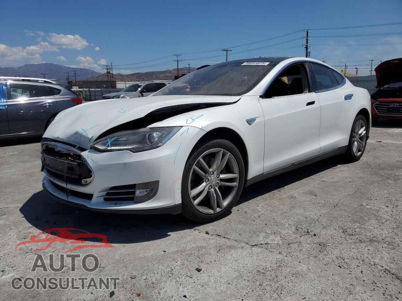 TESLA MODEL S 2013 - 5YJSA1CN5DFP27824