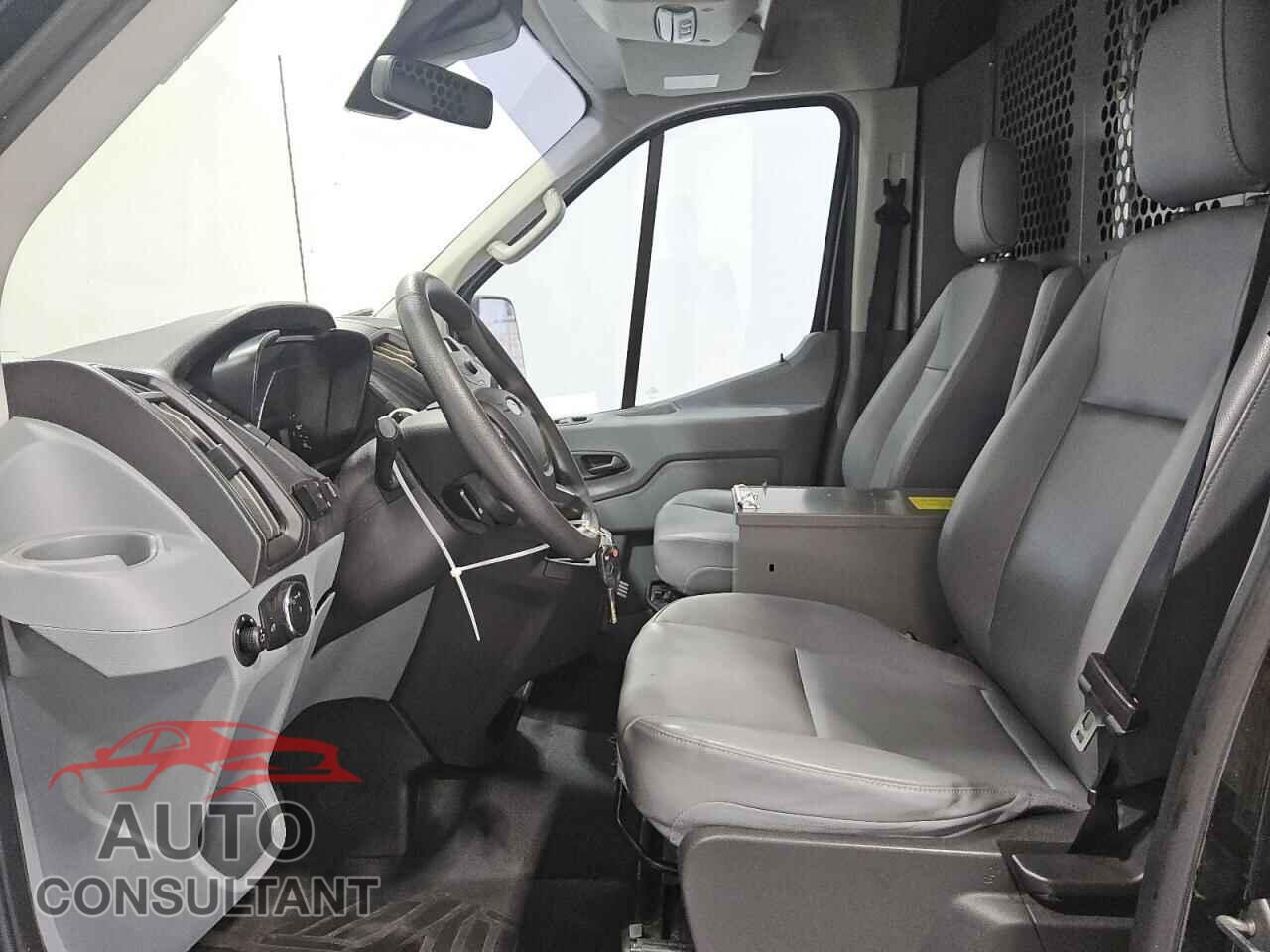 FORD TRANSIT 2017 - 1FTYR2CM1HKB01907