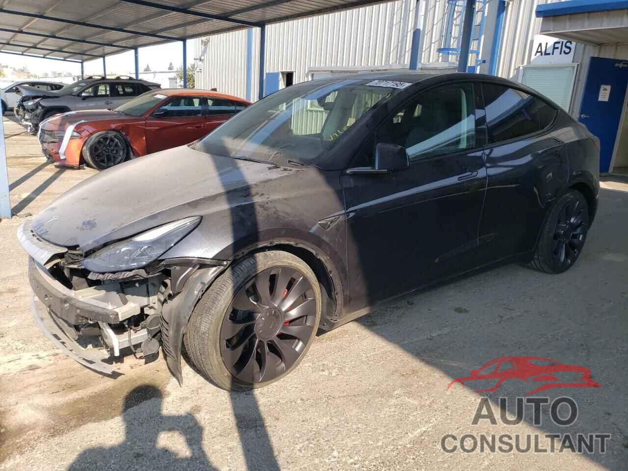 TESLA MODEL Y 2024 - 7SAYGDEF1RF104226