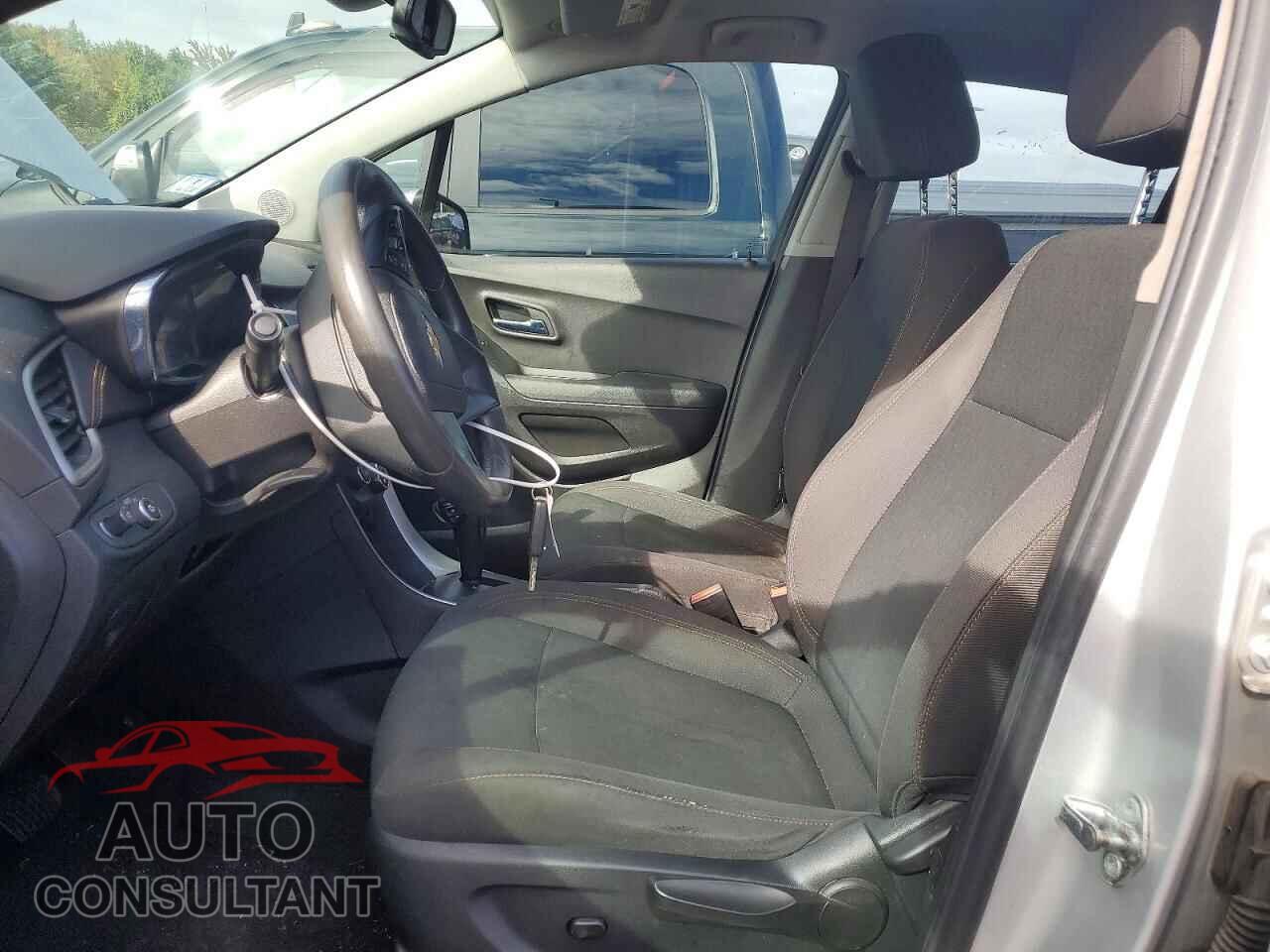 CHEVROLET TRAX 2017 - 3GNCJNSB3HL212760