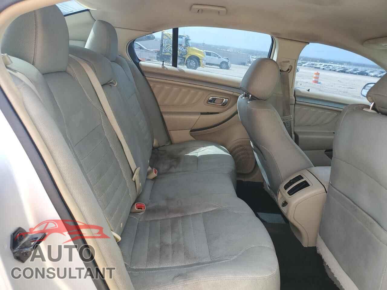 FORD TAURUS 2015 - 1FAHP2D88FG121343