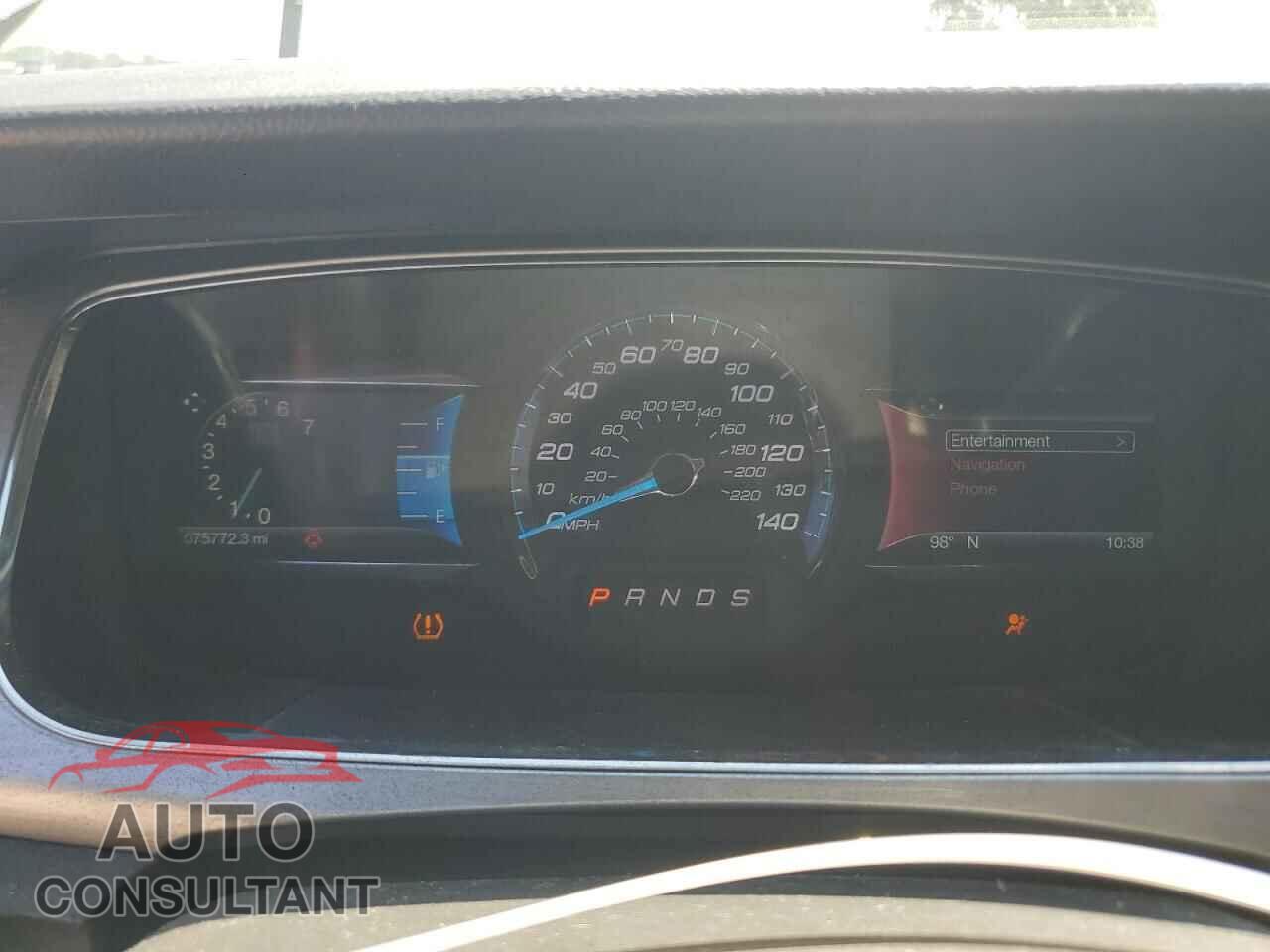 FORD TAURUS 2017 - 1FAHP2E86HG122542