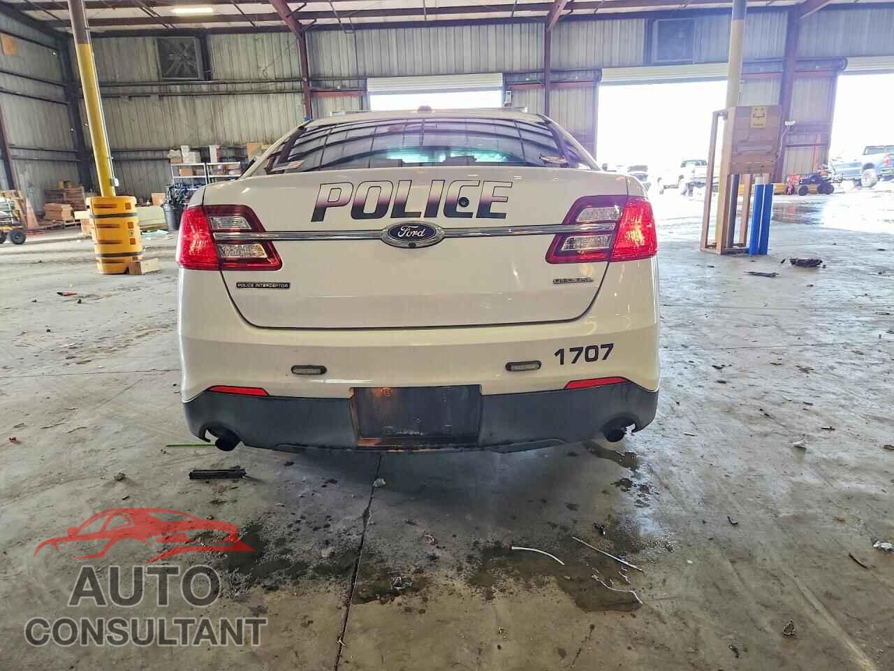FORD TAURUS 2017 - 1FAHP2L82HG118894